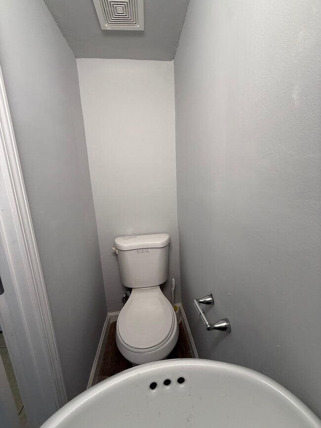 Photo - 238 Stevenson Square