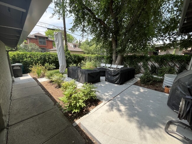 Photo - 2575 Dahlia St
