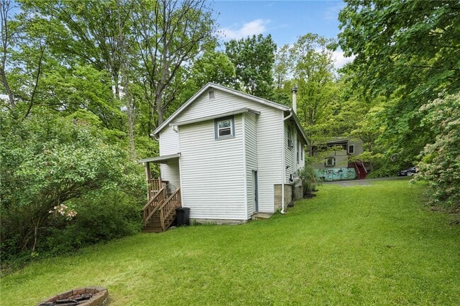 Photo - 570 Spencer Rd