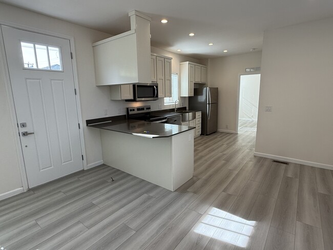 Open plan dining and living - 2490 Bailey Ave