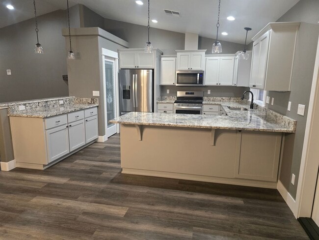 Photo - 3 bed 2 bath Home for Rent in Grants Pass