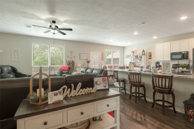 Photo - 127 Worley Way