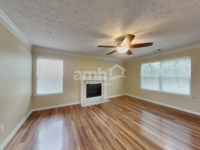 Photo - 329 Westminster Dr