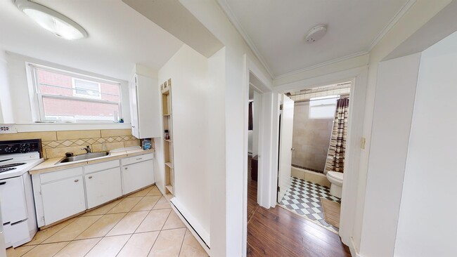 Building Photo - 50 LeslieUnit 3 Unit 3