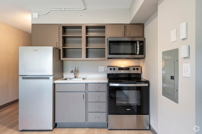 Studio, 1BA - 322SF - Kitchen - The Point on Washington