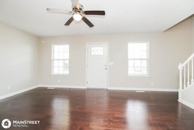 Photo - 311 FALL CREEK DR, MURFREESBORO, TN 37129