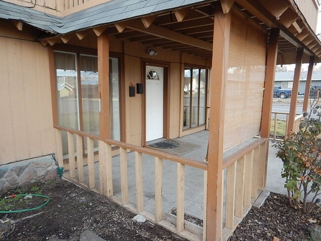 Building Photo - 0467 Unit 01