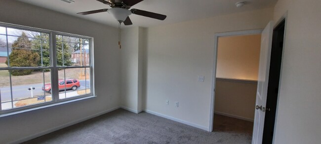 Photo - 221 W Murphy St