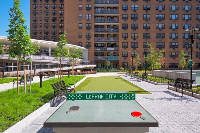 LeFrak City