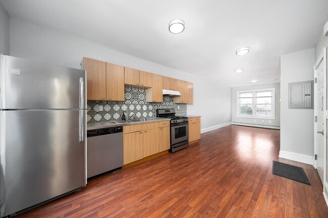 Building Photo - 213 Ogden Ave. Unit 2 Rental