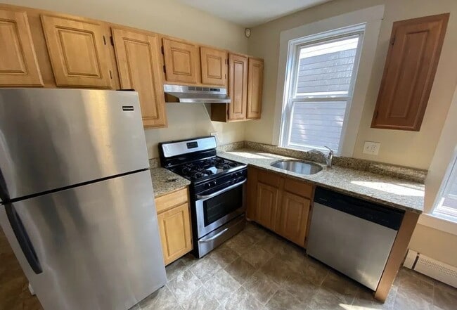 66 Middle St Unit 2