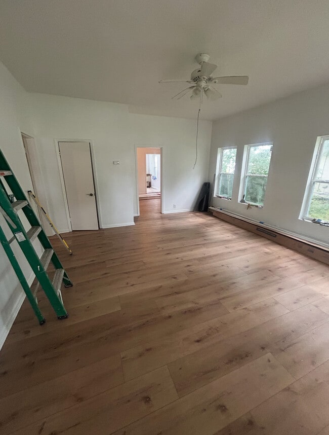 Photo - 416 Bilbo St