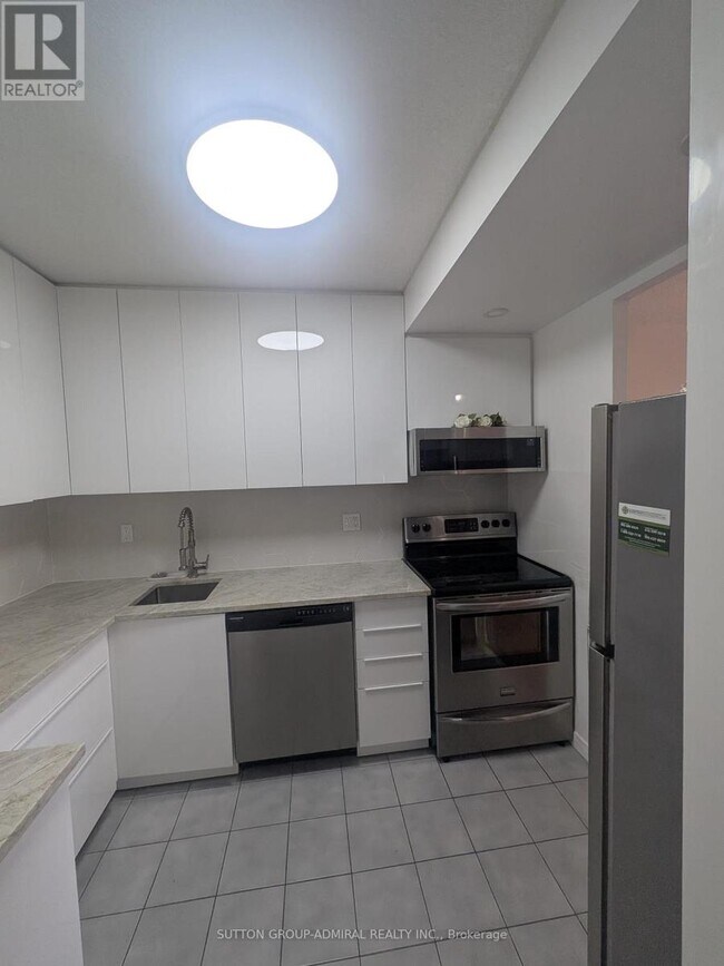 Photo - 80 Athol St E Unit 607