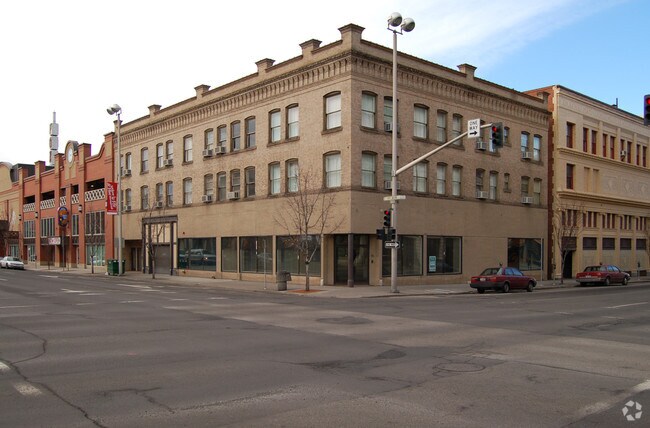 Photo - Metropolitan