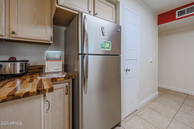 Photo - 5550 N 12th St