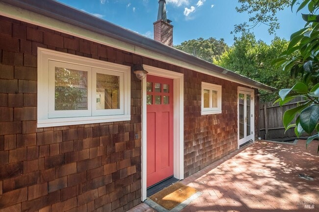 Photo - 9 Sunnyside Ave