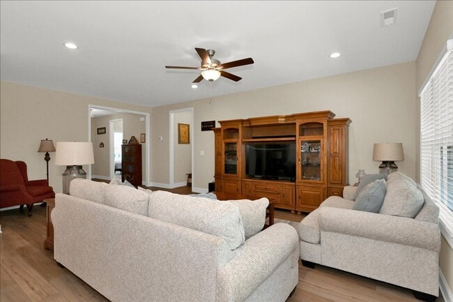Photo - 3 Bedroom, 2 Bath brick home.