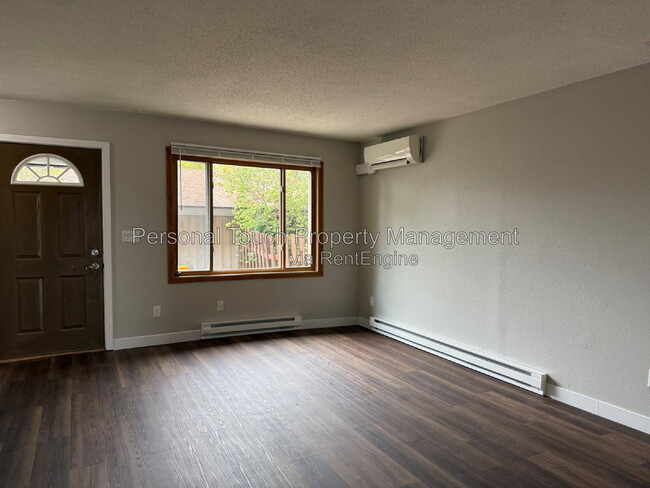 Photo - 561 4th Ave NW