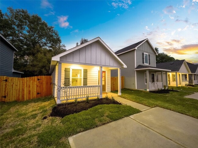 Building Photo - 16331 Jasmine Marie Pl Rental