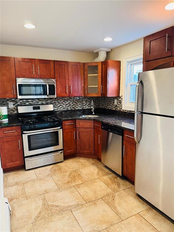 Building Photo - 1-85 Beach 61st St Unit 2 Rental