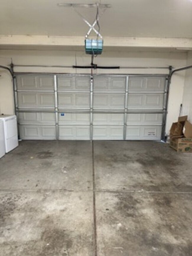 Photo - 3 Bed, 2.5 bath home in Carson City, Avail...