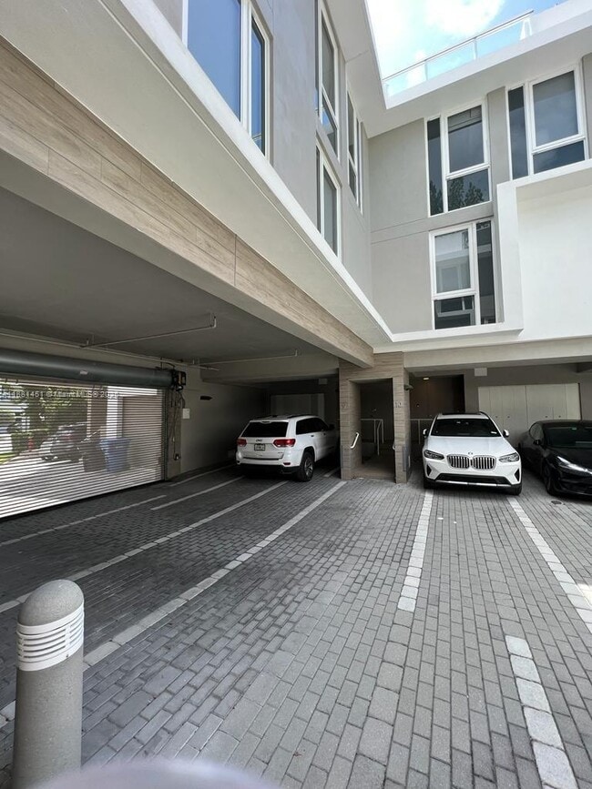 Photo - 1000 99th St Unidad 10