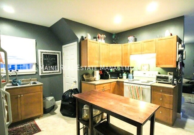 Photo - 48 Elm St Unit B