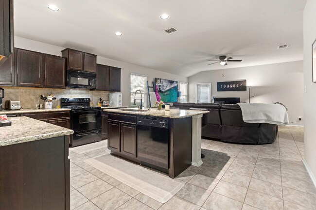 Photo - 7022 Phoebe View