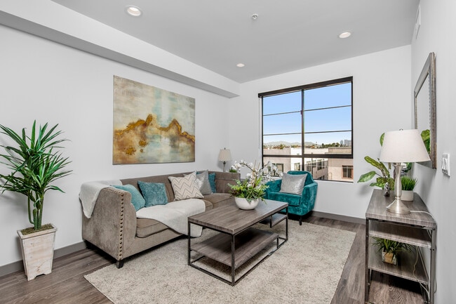 Building Photo - Venice Luxury Apartments