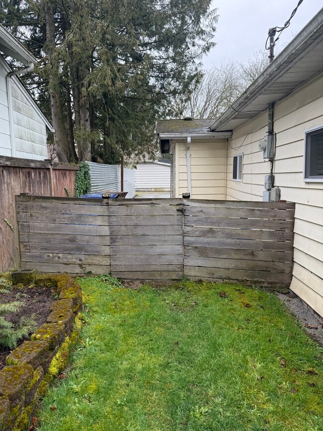 Photo - 406 E 43rd St