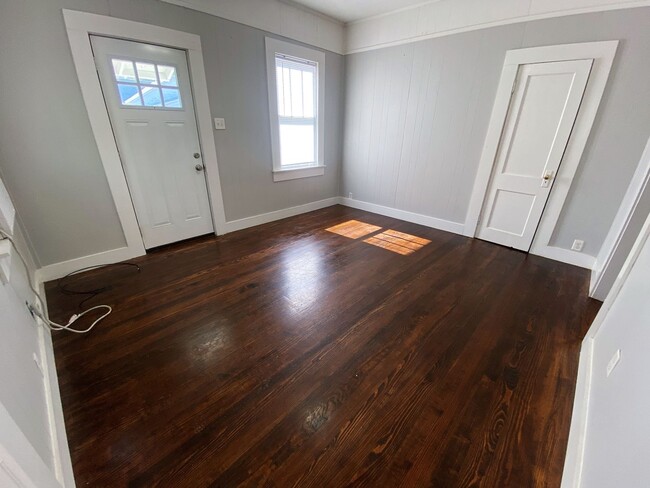 A-B 411 1/2 Pryce Street
