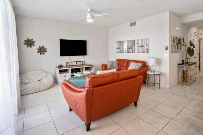 Photo - 4784 Clock Tower Dr Unidad ID1314987P