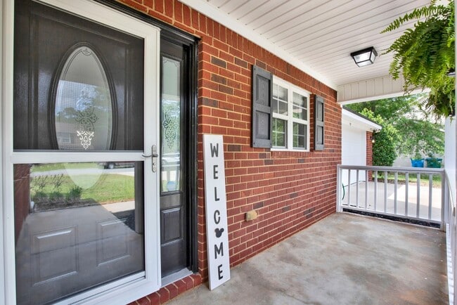 Photo - 211 Mikal Dr