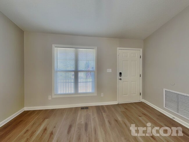 Photo - 1203 Delham Rd