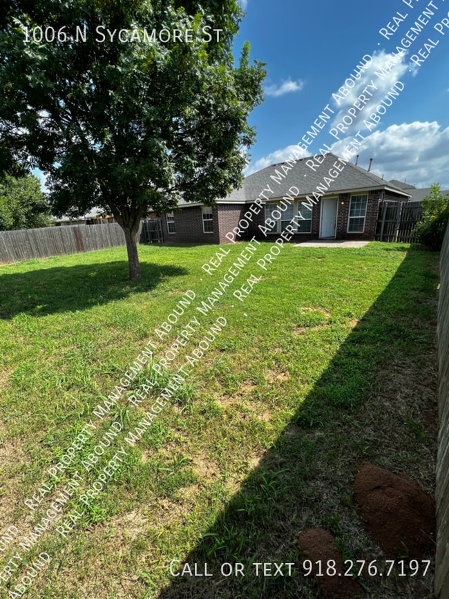 Photo - 1006 Sycamore St