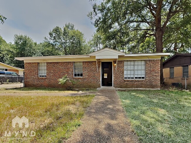Photo - 707 Hillview St House