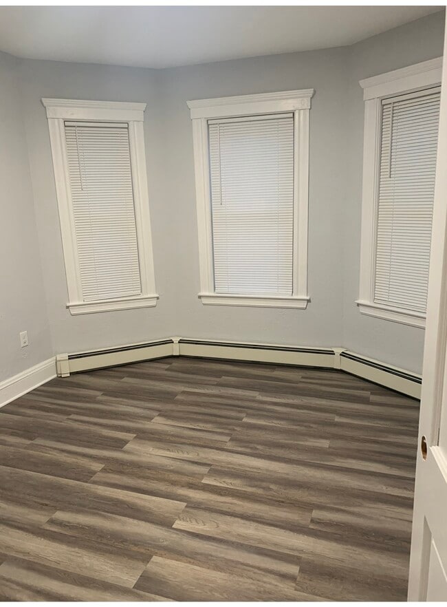 Building Photo - 412 Talbot Ave Unit Apt 1R