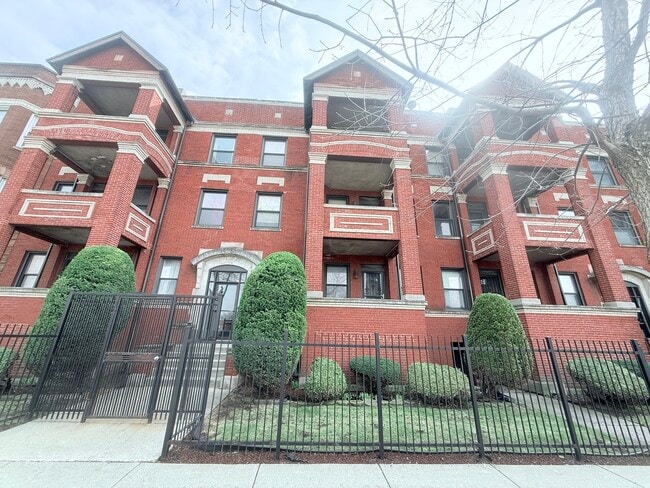 Building Photo - 1509 E 65th St