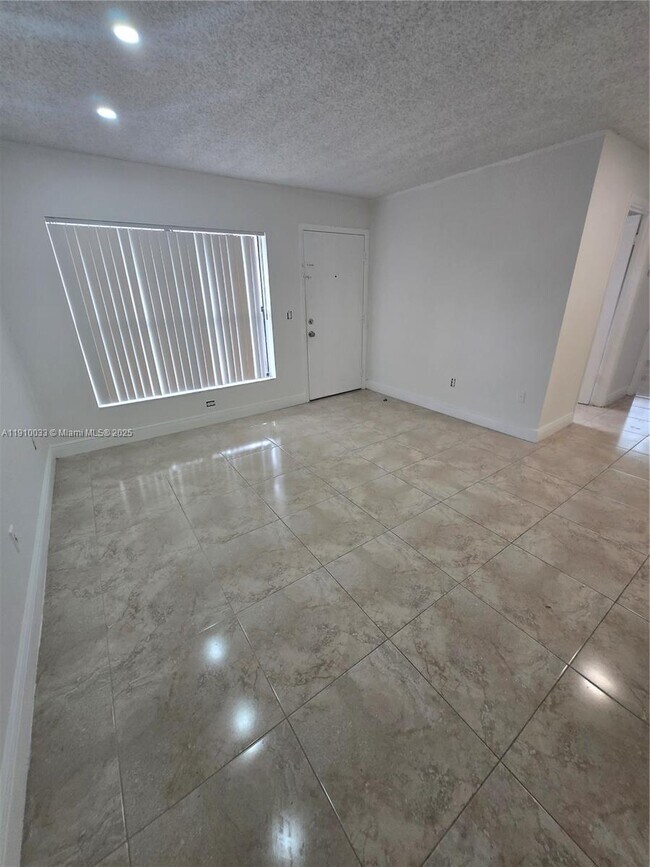 Photo - 15342 SW 72nd St Unidad 17-22