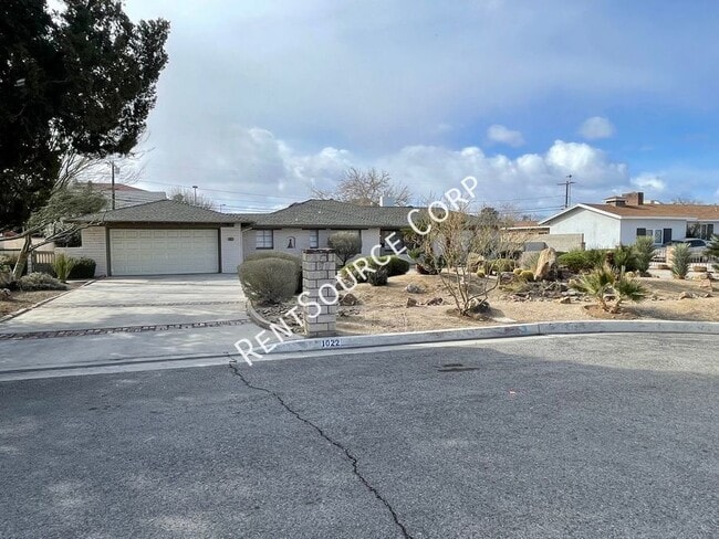 Photo - 1022 W Lancaster Blvd