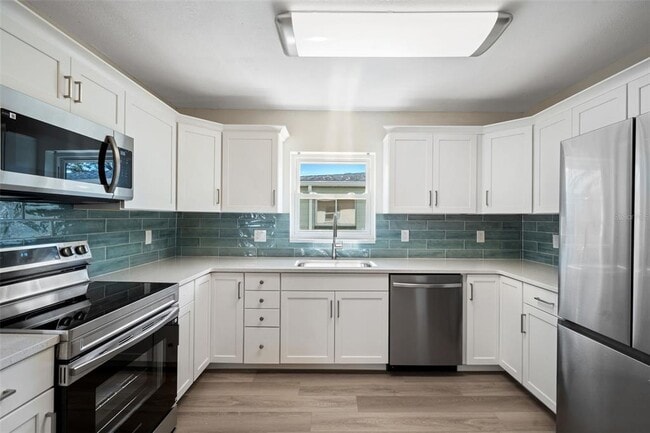 Photo - 662 Villa Grande Ave S