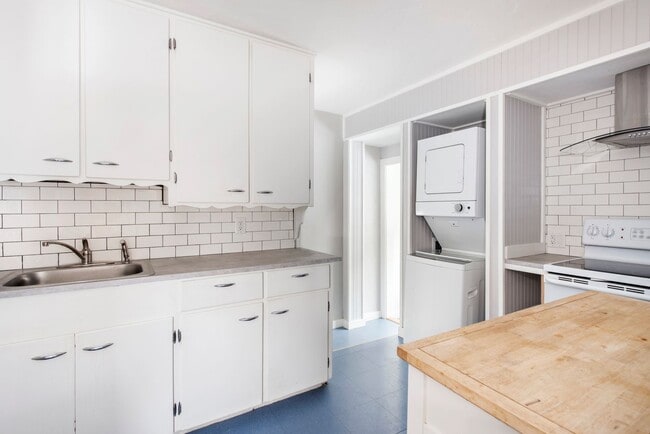 Photo - 703 10th St Unit Upper Level