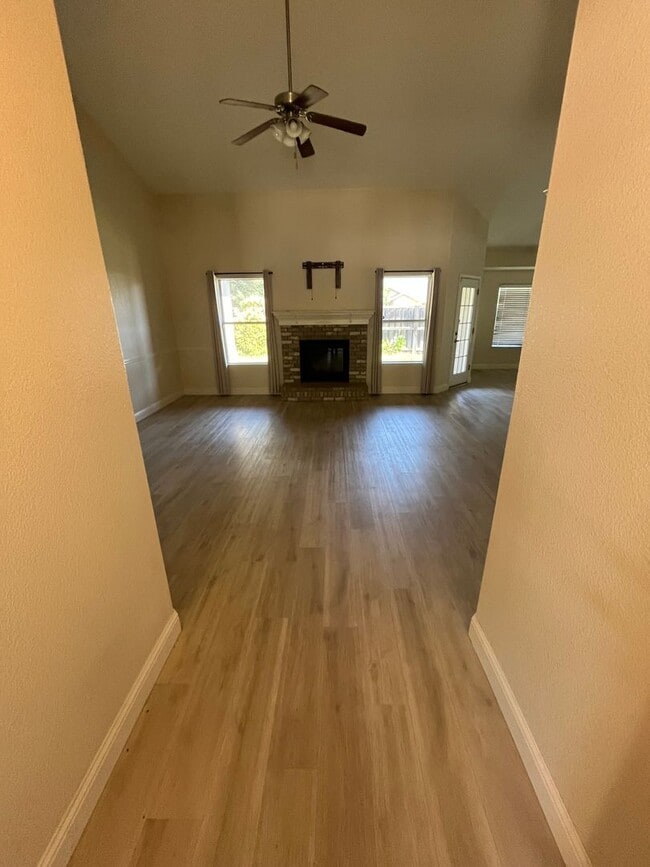 Photo - Beautiful Home for rent in Visalia, Ca