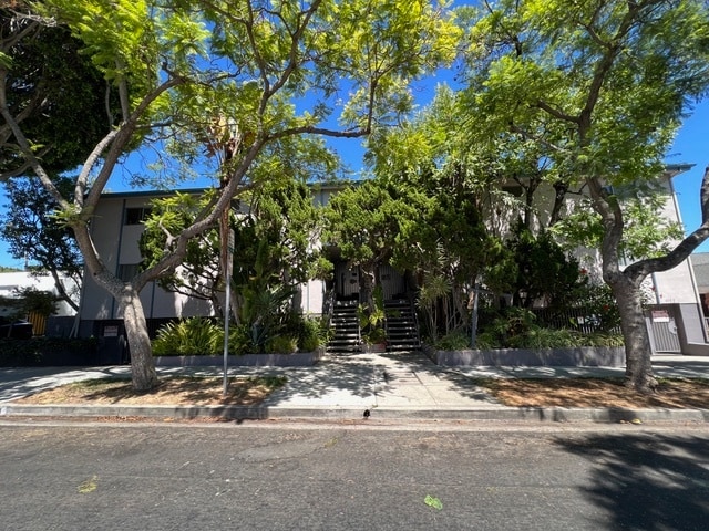 Photo - 1152 N Poinsettia Pl