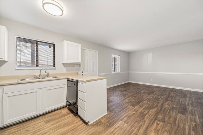 Photo - Mallard Creek Apartments
