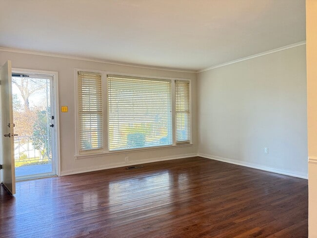 Photo - 2008 Brownwood Rd