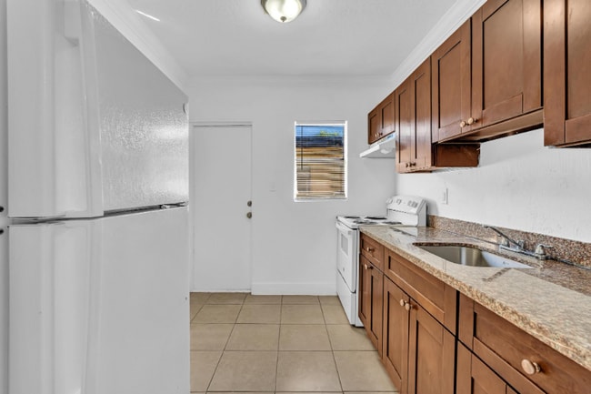 Photo - 700 NW 14th Terrace Unidad 734-4