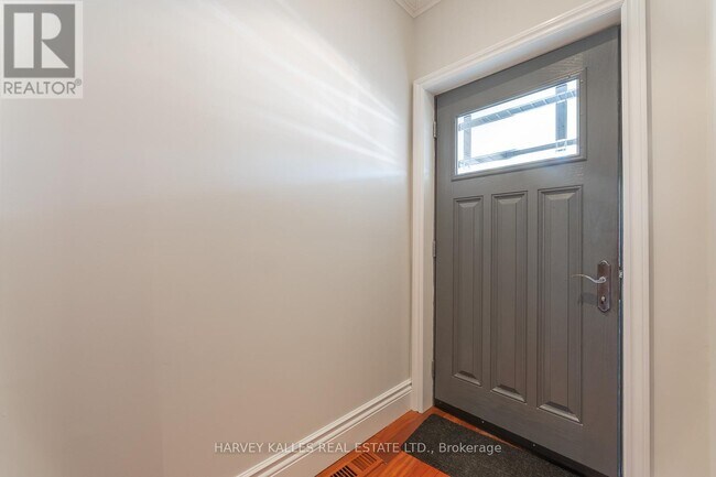 Photo - 1107 Gerrard St E