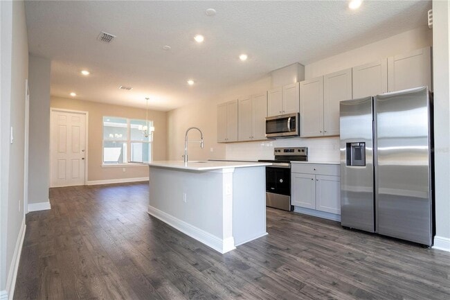 Photo - 16350 Hamlin Vw St