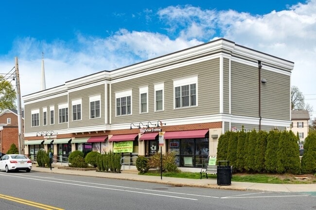 Building Photo - 868 Highland Ave Unit 202